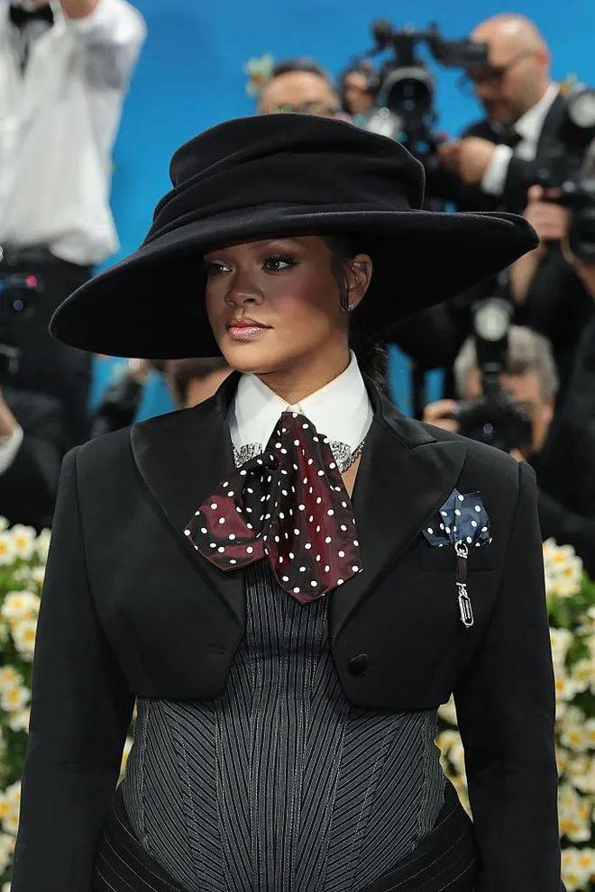 Rihanna以标志性经典开启造梦新篇开元棋牌网站“伊”手快报 德约科维奇、(图13)